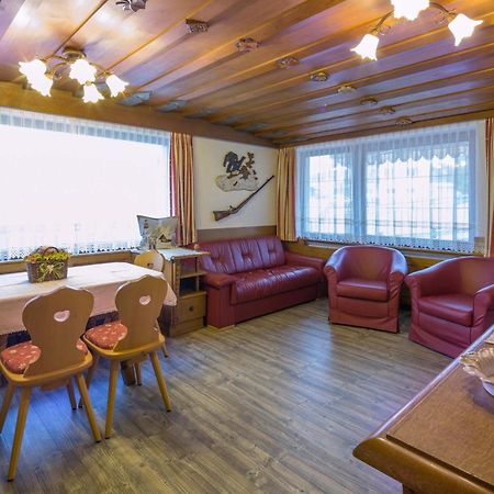 Alpin Apartments Colfosco Phòng bức ảnh