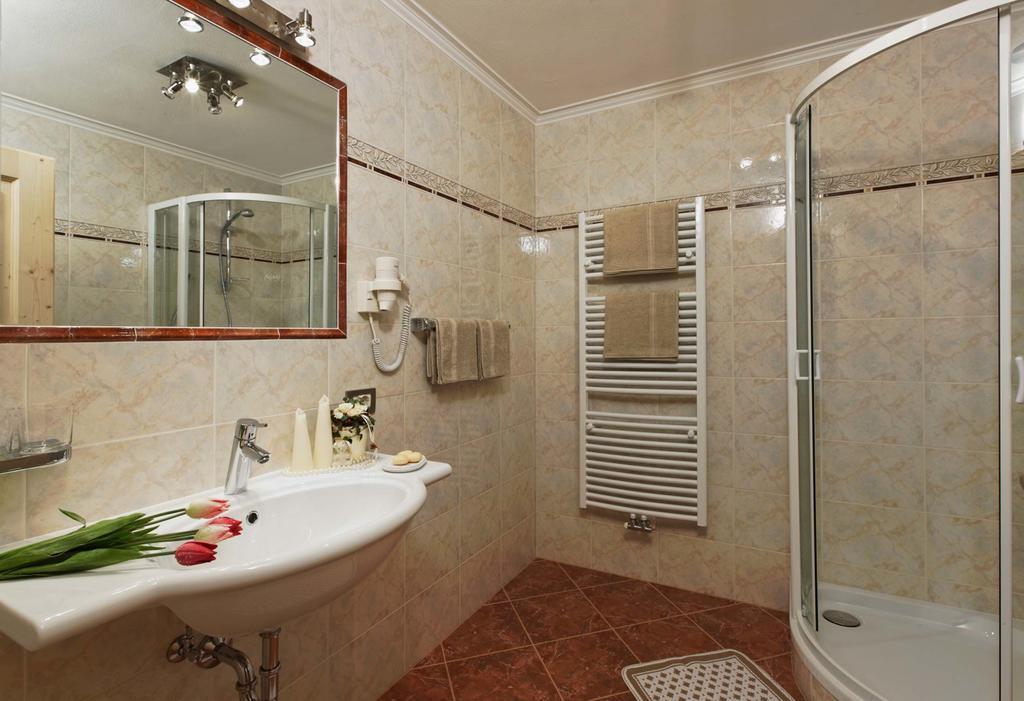 Alpin Apartments Colfosco Phòng bức ảnh